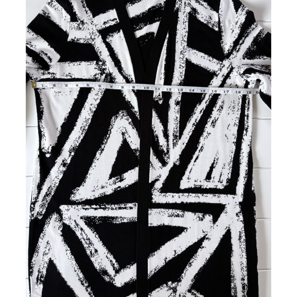 Chicos Black White Abstract Open Front Cardigan Longline Sweater Bold Artsy M - Picture 11 of 15